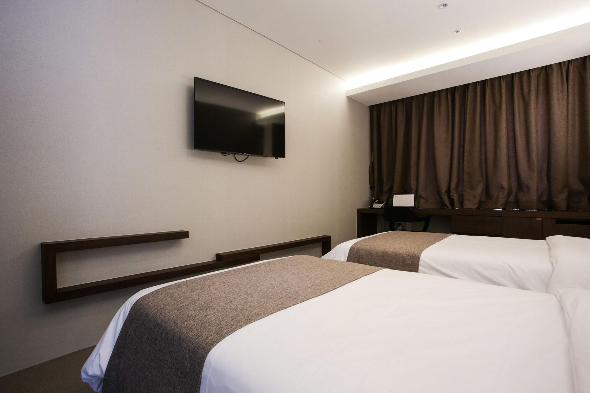 M Stay Hotel Gyeonggi Giheung Yongin Exteriör bild
