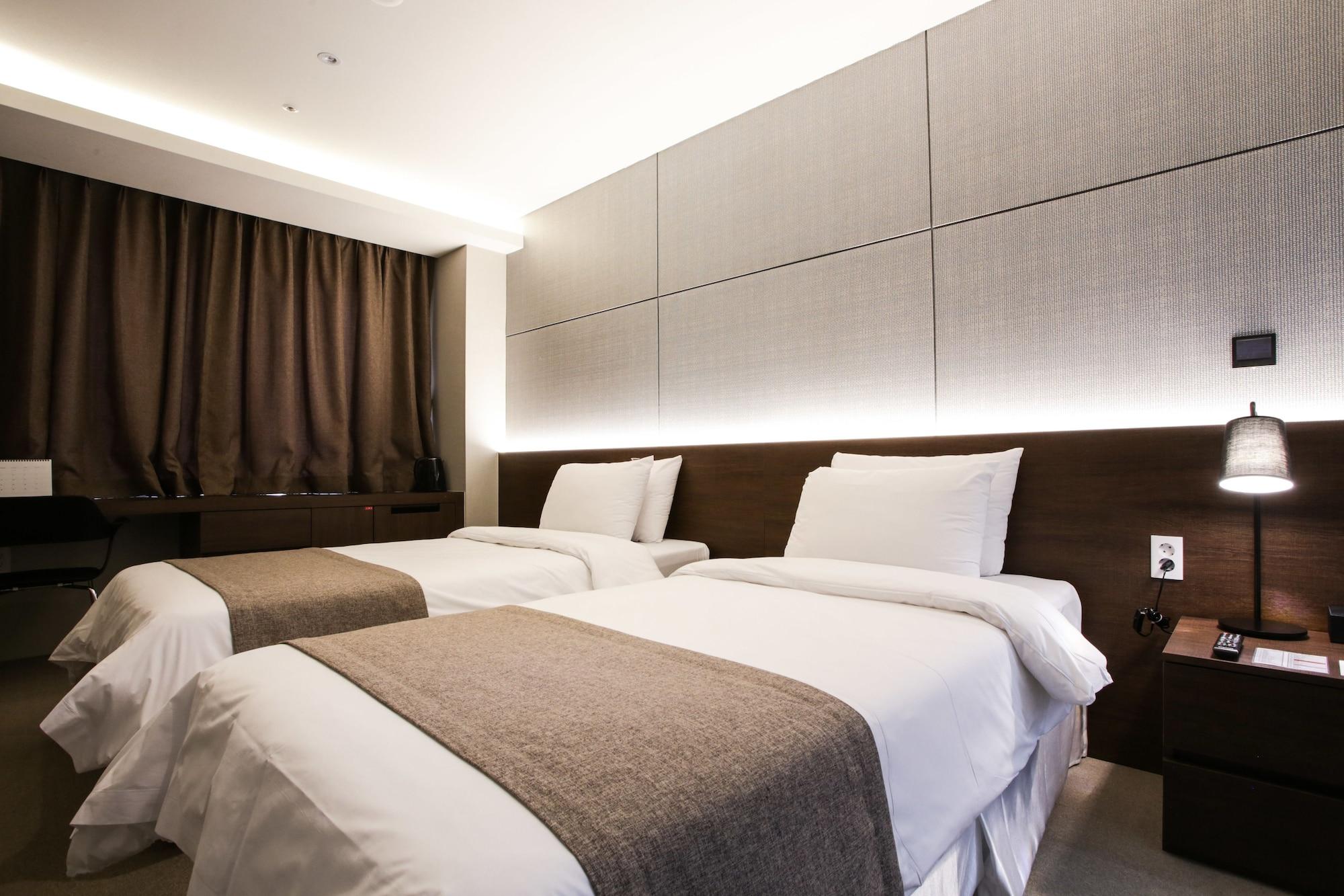 M Stay Hotel Gyeonggi Giheung Yongin Exteriör bild