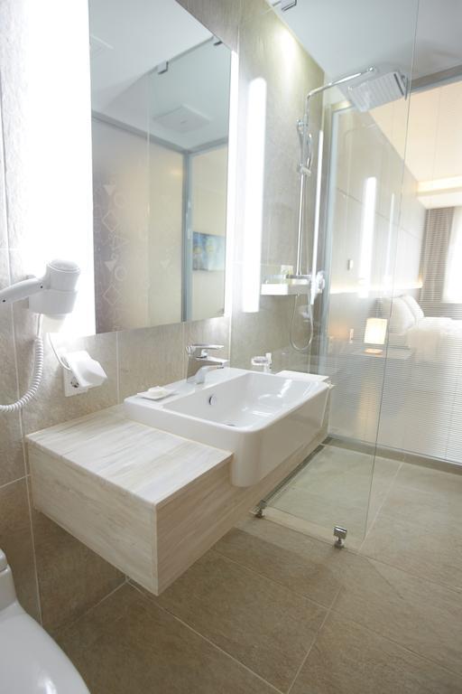 M Stay Hotel Gyeonggi Giheung Yongin Exteriör bild