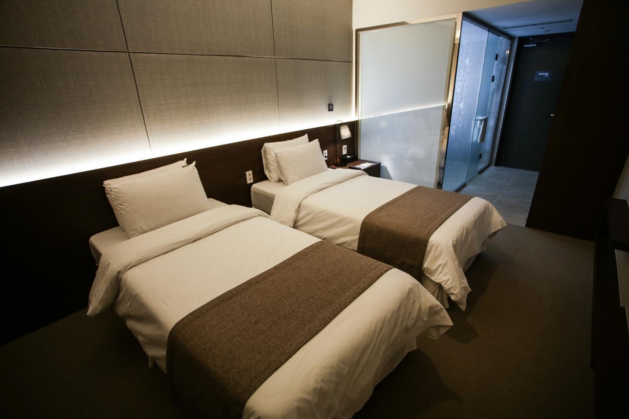 M Stay Hotel Gyeonggi Giheung Yongin Exteriör bild