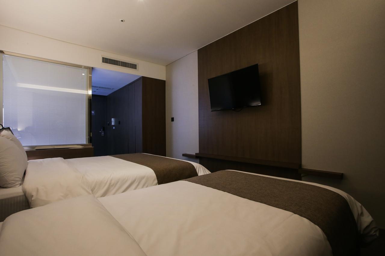 M Stay Hotel Gyeonggi Giheung Yongin Exteriör bild