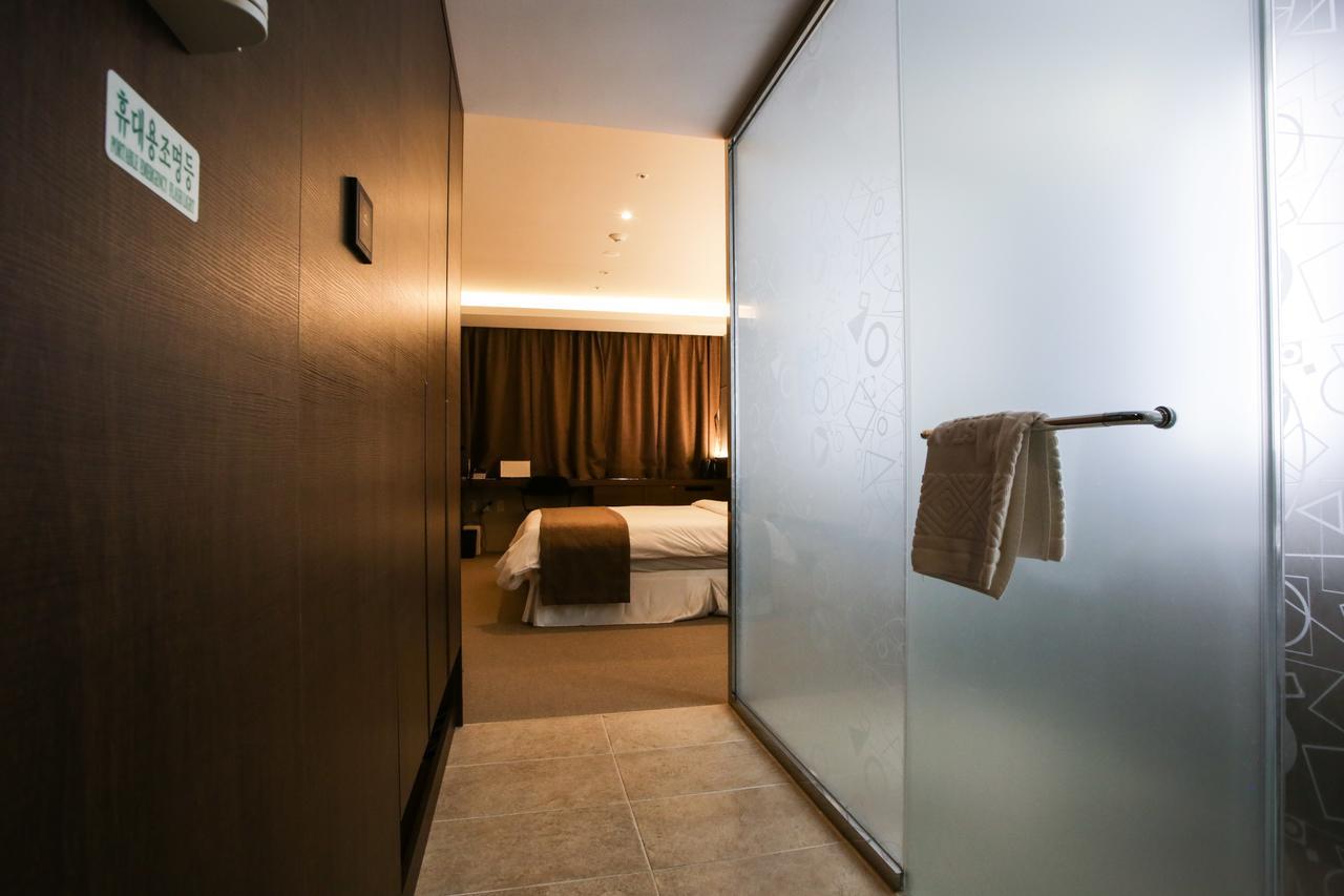 M Stay Hotel Gyeonggi Giheung Yongin Exteriör bild